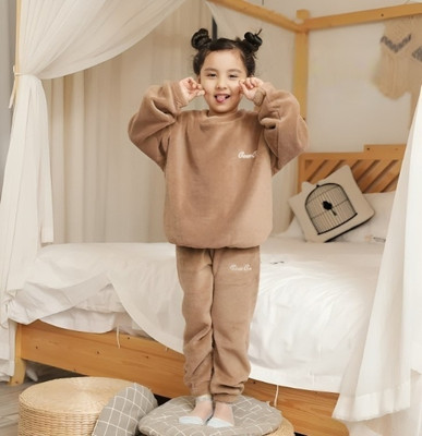 Lugo Kids Nightwear Boys & Girls Self Design Fleece Blend(Brown Pack of 1)