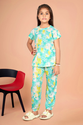 Amreliya Enterprise Kids Nightwear Girls Printed Cotton(Light Green Pack of 1)