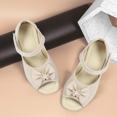 K' Footlance Girls Strap Heels(Beige , 8.5 TO 9 YEAR)