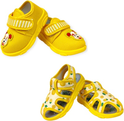 Coolz Boys & Girls Velcro Flats(Yellow , 21 - 24 months)