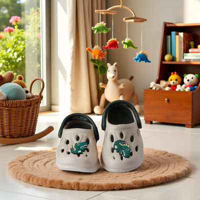 FASMANIA Tom & Jerry Boys & Girls Slip-on Clogs(Green , 2-3 YEARS)