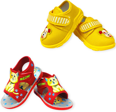 Coolz Boys & Girls Velcro Clogs(Yellow , 2.5-3 Years)
