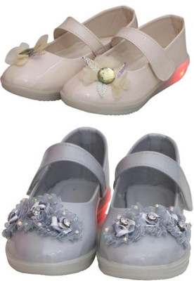 New Collection Girls Velcro Flats(Multicolor , 5.5-6 Years)