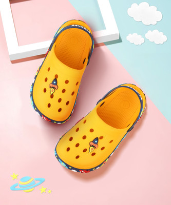 Aqualite Boys Slip-on Clogs(Yellow , 6 - 7 Years)