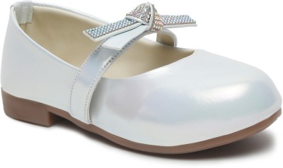 Tiny Bugs Girls Slip-on Flats(White , 7 - 7.5 Years)