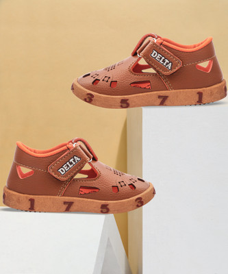 rotation Boys & Girls Velcro Strappy Sandals(Brown , 12-15 MONTHS)