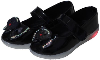 peakplay Girls Slip-on Flats(Black , 6 - 7 Years)