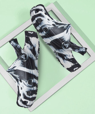 CROCS Boys & Girls Sling Back Clogs(Black , 1 - 2 Years)