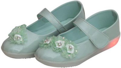 peakplay Girls Velcro Flats(Green , 6 - 7 Years)