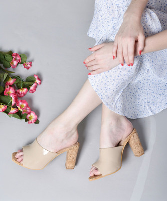 action Girls Slip-on Heels(Beige , 10 - 11 Years)