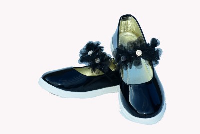 SEGESTICS INDUSTRIAL SOLUTION Girls Velcro Flats(Black , 3 - 4 Years)