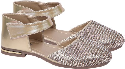 APTUS Girls Velcro Flats(Gold , 4-5 Years)