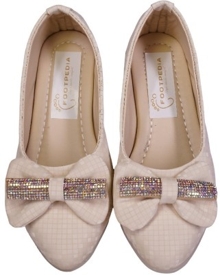 footpedia Girls Slip-on Flats(Cream , 3 - 4 Years)