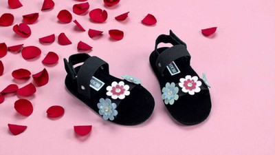 SHOESTICHE Girls Velcro Strappy Sandals(Black , 1 .5 year kids)