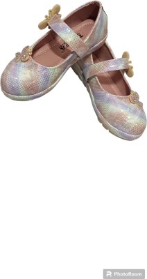 Amayra Girls Velcro Flats(Multicolor)