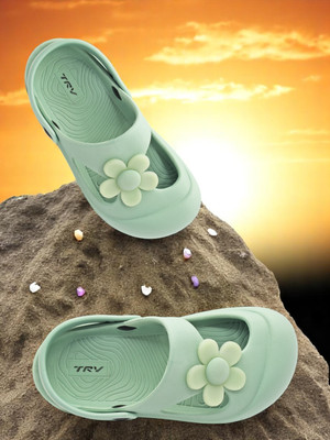 TRV Girls Sling Back Clogs(Green , 9 - 10 Years)