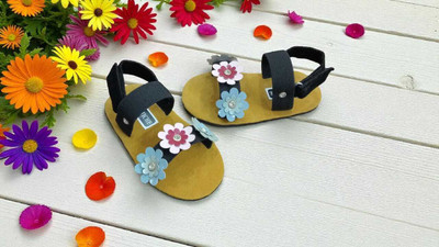 SHOESTICHE Avengers Boys & Girls Velcro Strappy Sandals(Yellow , 12-15 MONTH)