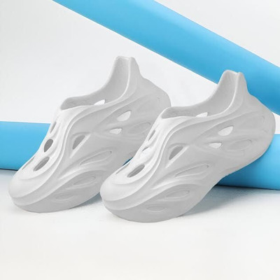 RED TAPE Girls Slip-on Clogs(White ,)