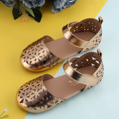 Amica Slexia Girls Velcro Strappy Sandals(Gold , 4-5 Years)