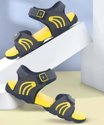 Sparx Boys & Girls Velcro Flats(Light Green , 10-15 Yrs)