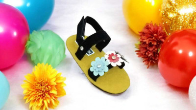 SHOESTICHE Girls Velcro Strappy Sandals(Yellow , 18-21 month kids)