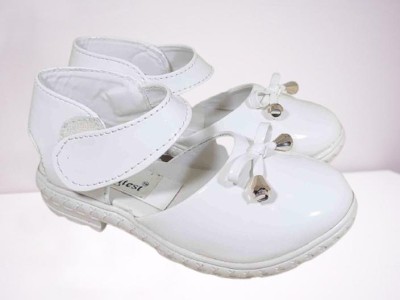 New latest Girls Velcro Strappy Sandals(White , 4 - 5 Years)