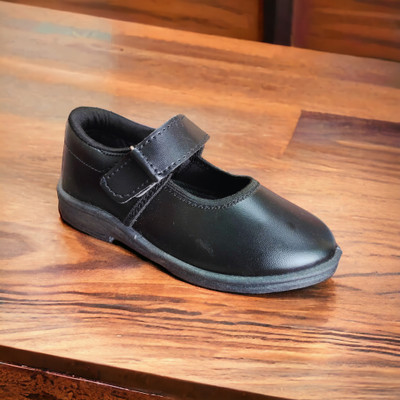 Muskan Girls Velcro Casual Shoes(Black, 6-7 Years)