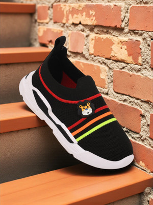 TRUMP Boys & Girls Slip on Running Shoes(Black, 4-4.5 Years)