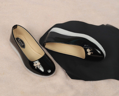 K' Footlance Girls Slip on Ballerinas(Black, 5-5.5 Years)