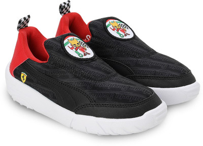 PUMA Boys & Girls Slip on Sneakers(Black, 10 - 11 Years)