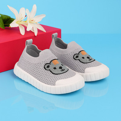 World Wear Footwear Boys Slip on Sneakers(Grey, 2-2.5 YEARS)