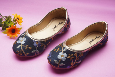 BOYZ N GALZ Girls Slip on Mojaris(Blue, 11 - 12 years)