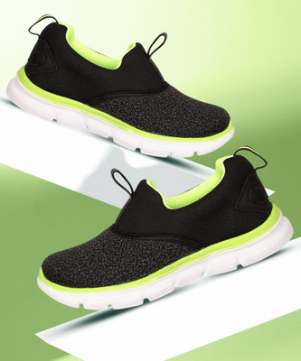 Bubblegummers Boys Slip on Sneakers(Black, 4.5-5)