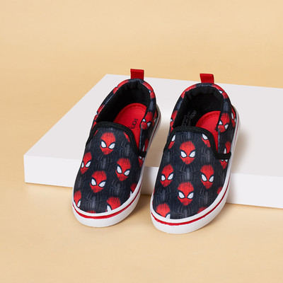 Pantaloons Junior Boys Slip on Clogs(Black, 16 - 18 Years)