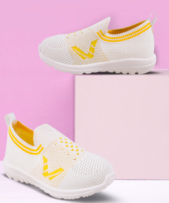 CAMPUS Boys & Girls Slip on Walking Shoes(Beige, 3 - 4 Years)