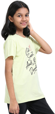 estuna Girls Graphic Print Pure Cotton Regular T Shirt(Yellow, Pack of 1)