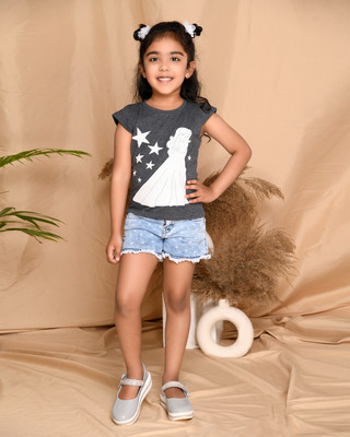 Kids Cave Girls Printed Cotton Blend Regular T Shirt(Grey, Pack of 1)