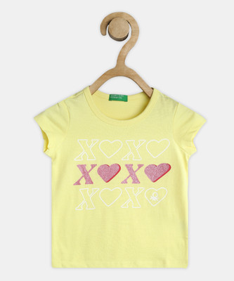 United Colors of Benetton Girls Solid Cotton Blend Regular T Shirt(Yellow, Pack of 1)