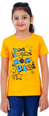 SILVER TEE Girls Typography, Printed Pure Cotton Slim T Shirt(Yellow, Pack of 1)