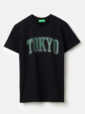 United Colors of Benetton Girls Printed Pure Cotton Regular T Shirt(Black, Pack of 1)