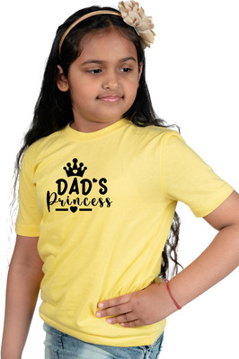 CHOMMBOOKA TREND Girls Typography Cotton Blend Regular T Shirt(Yellow, Pack of 1)