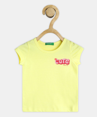 United Colors of Benetton Girls Solid Cotton Blend Regular T Shirt(Yellow, Pack of 1)