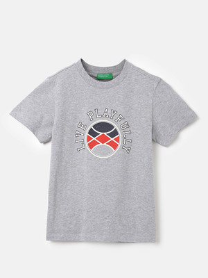 United Colors of Benetton Boys Printed Pure Cotton Regular T Shirt(Grey, Pack of 1)