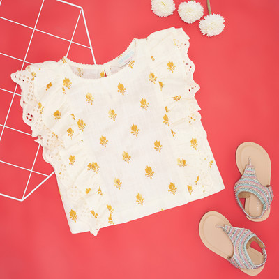 Akkriti by Pantaloons Girls Cotton Blend Top(White, Pack of 1)