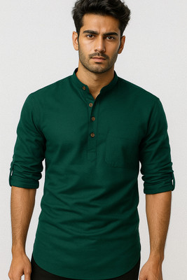 Svatantra Men Solid Straight Kurta(Green)