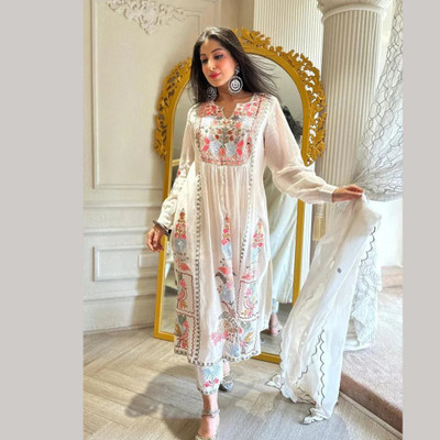 Hazuri Women Chikan Embroidery Straight Kurta(White)