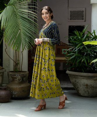 Jinendram Women Floral Print Flared Kurta(Dark Blue, Green, Beige)