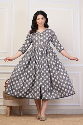 Rangeelo Jaipur Women Printed Flared Kurta(Grey, White)