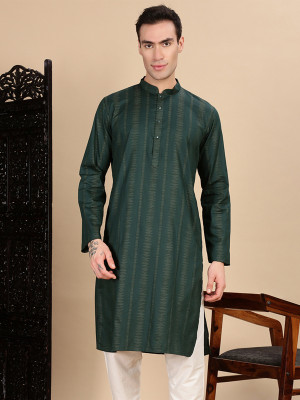 House of Pataudi Men Geometric Print, Solid Straight Kurta(Green)