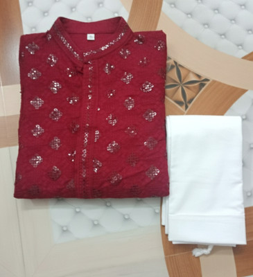 PUSHPA CHIKAN INDUSTRIES Men Embellished, Self Design Straight Kurta(Maroon)